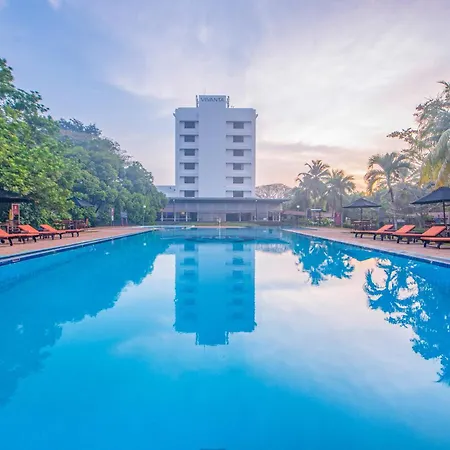 Vivanta Colombo, Airport Garden-3